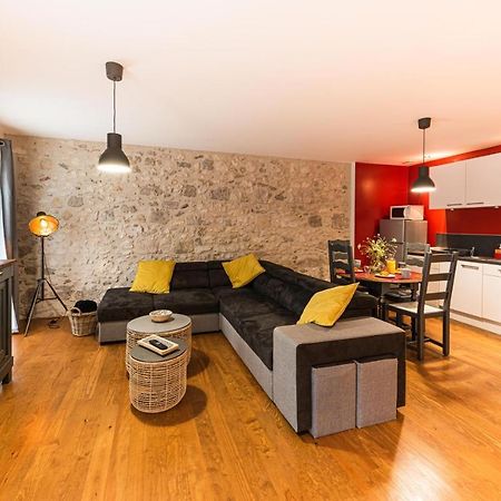 Les Gites Du Chateau - L Appartement Du Roi - Magnifique Appartement Face Au Chateau Nérac Zewnętrze zdjęcie