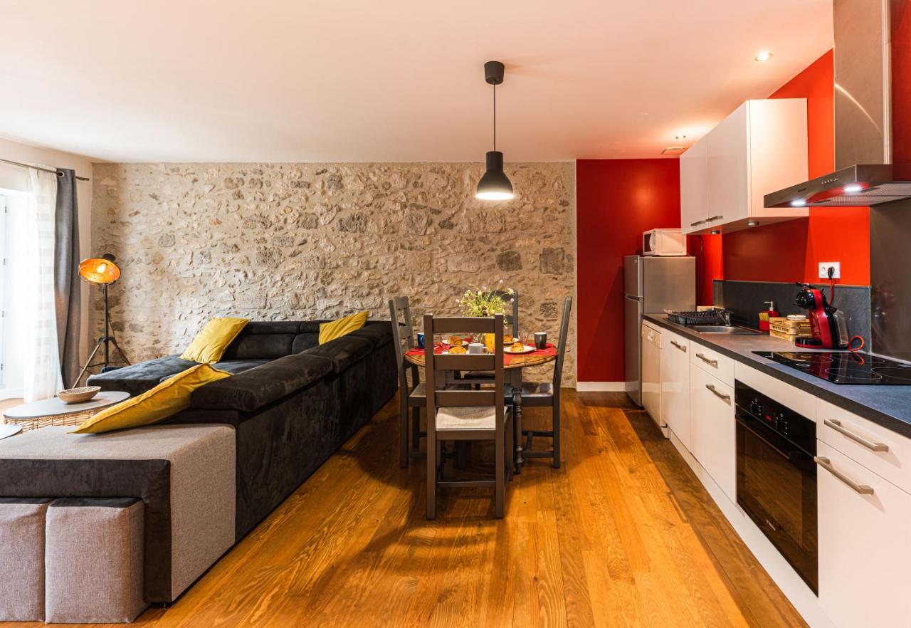 Les Gites Du Chateau - L Appartement Du Roi - Magnifique Appartement Face Au Chateau Nérac Zewnętrze zdjęcie