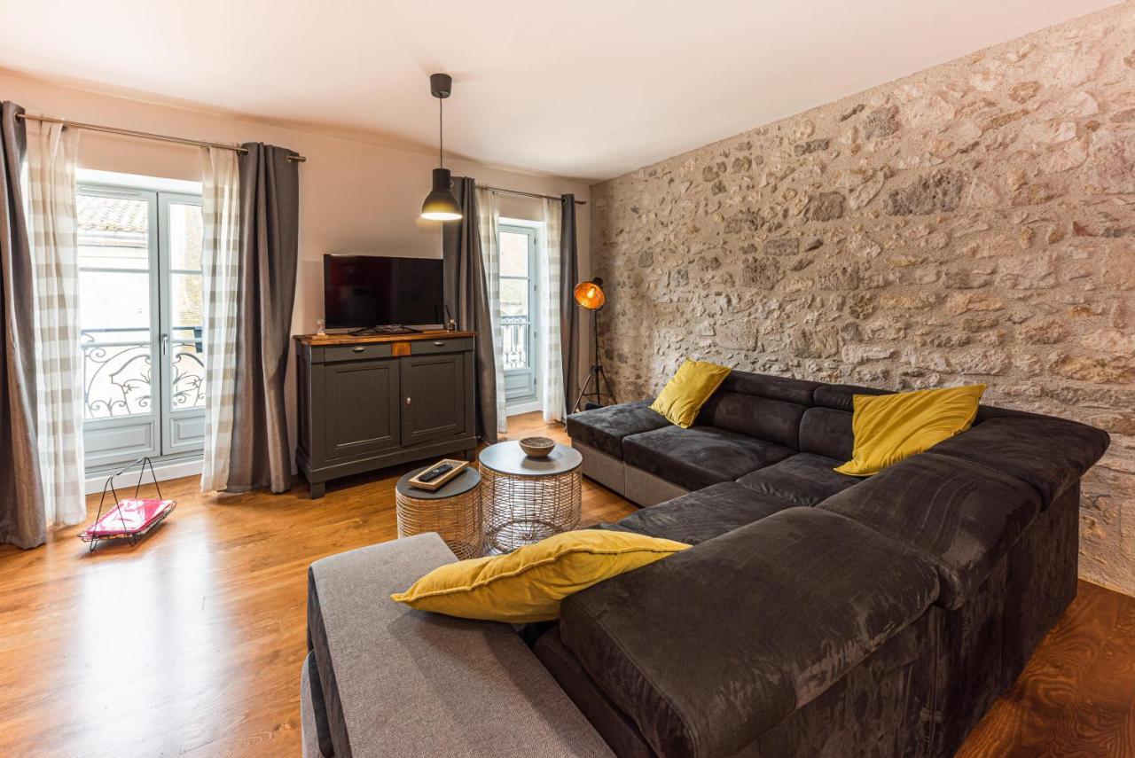 Les Gites Du Chateau - L Appartement Du Roi - Magnifique Appartement Face Au Chateau Nérac Zewnętrze zdjęcie